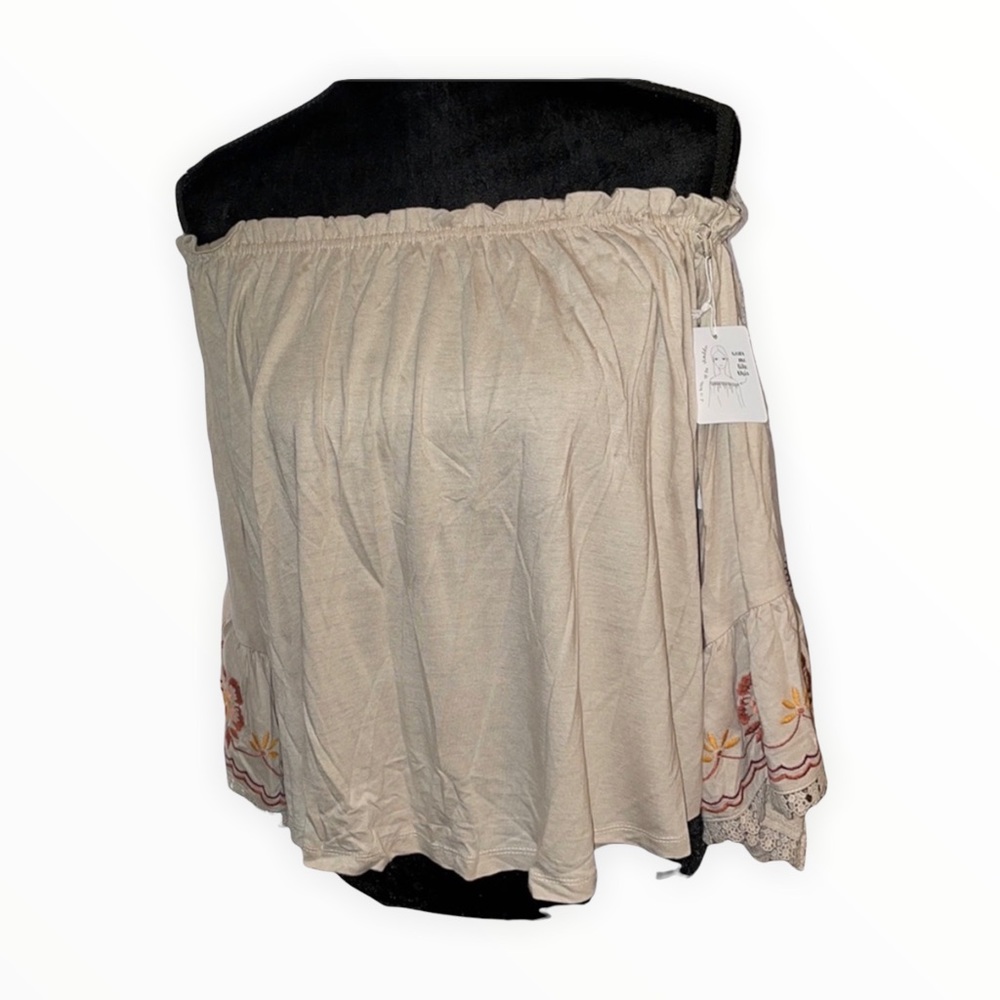 NWT Carmen Style Top